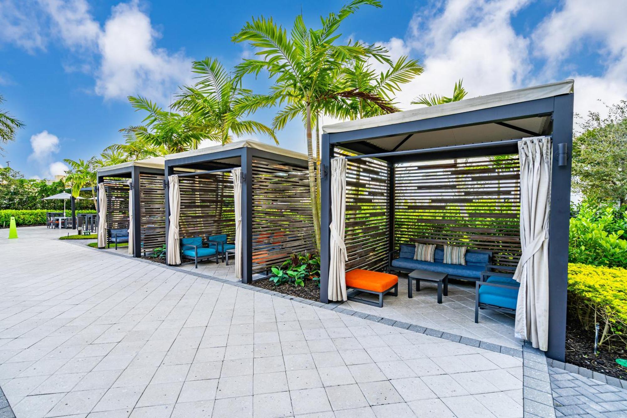 Amazing 2 Bedroom Unit In Doral Miami With Free Parking Hialeah Gardens Exterior photo