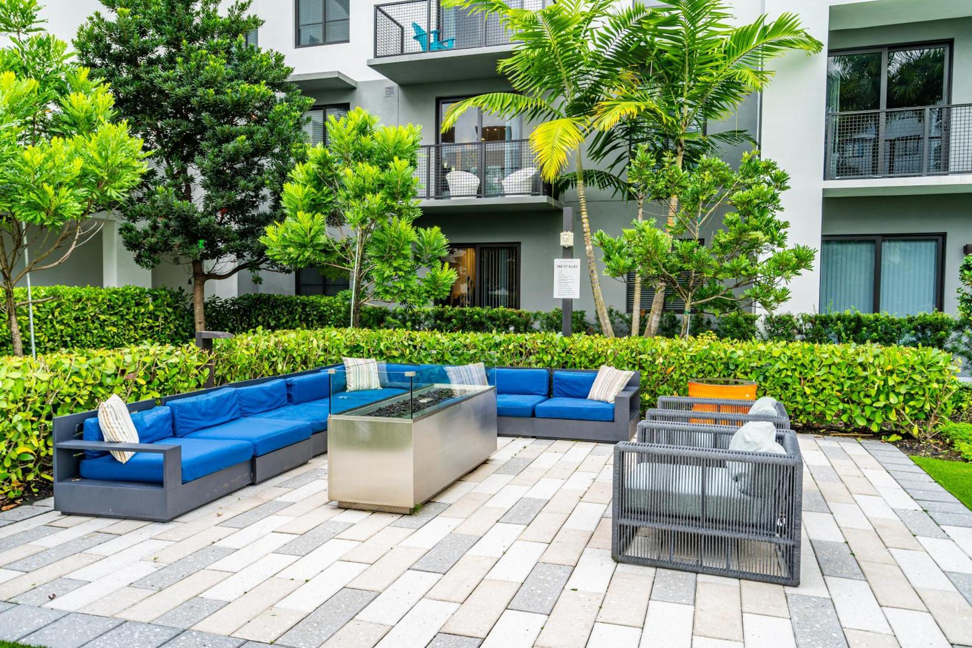 Amazing 2 Bedroom Unit In Doral Miami With Free Parking Hialeah Gardens Exterior photo