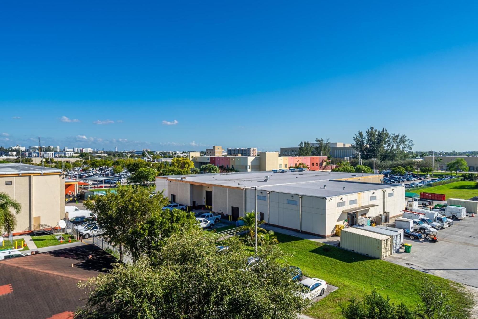 Amazing 2 Bedroom Unit In Doral Miami With Free Parking Hialeah Gardens Exterior photo
