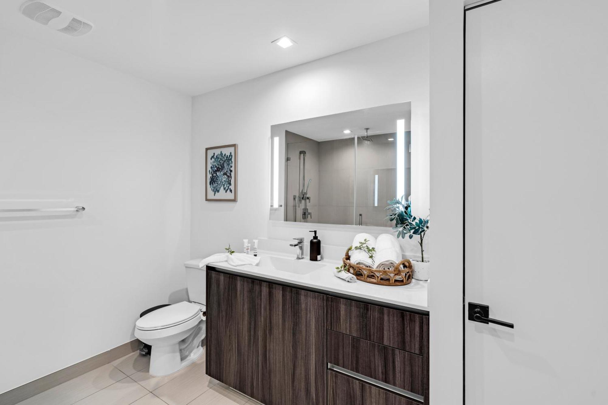 Amazing 2 Bedroom Unit In Doral Miami With Free Parking Hialeah Gardens Exterior photo