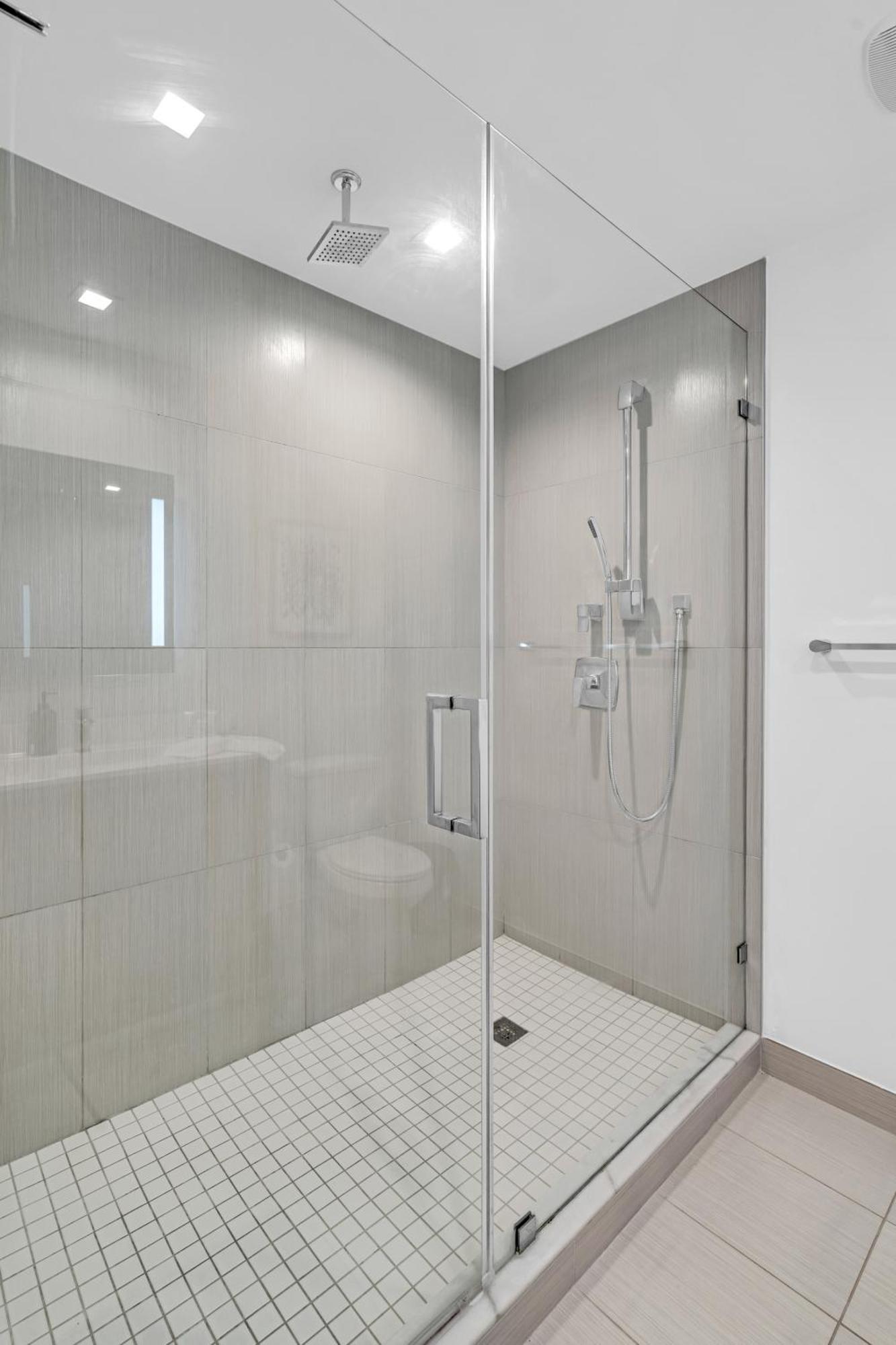 Amazing 2 Bedroom Unit In Doral Miami With Free Parking Hialeah Gardens Exterior photo