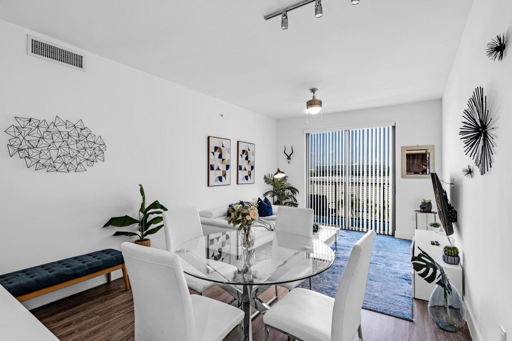 Amazing 2 Bedroom Unit In Doral Miami With Free Parking Hialeah Gardens Exterior photo