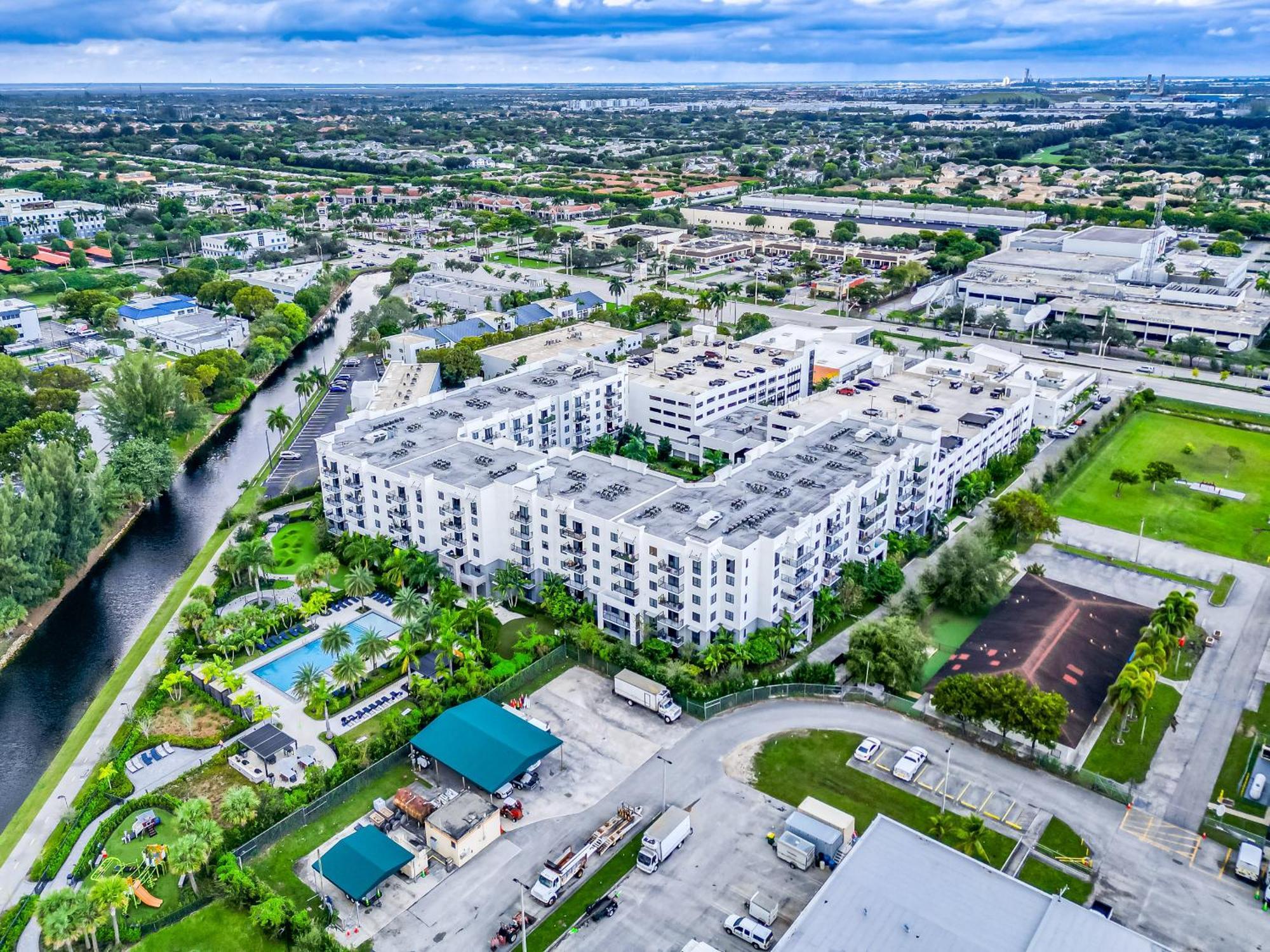 Amazing 2 Bedroom Unit In Doral Miami With Free Parking Hialeah Gardens Exterior photo